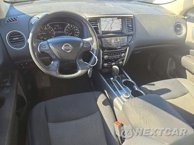 Zdjęcie 8 z 13 samochodu: 2017 NISSAN PATHFINDER SV VIN:5N1DR2MMXHC626600 - miniatura