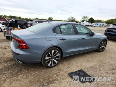 Trzecie zdjęcie samochodu z tyłu: 2022 VOLVO S60 B5 MOMENTUM VIN:7JRL12FZ2NG154169 - miniatura