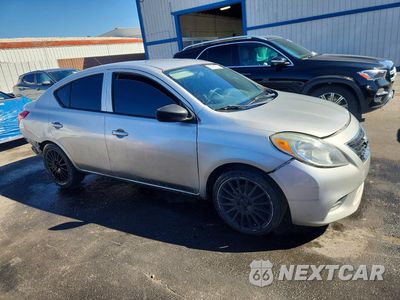 Czwarte zdjęcie samochodu z boku: 2017 NISSAN VERSA 1.6 S VIN:3N1CN7AP0HL831454 - miniatura
