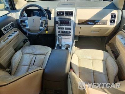 Zdjęcie 8 z 14 samochodu: 2009 LINCOLN MKX VIN:2LMDU68C99BJ01850 - miniatura