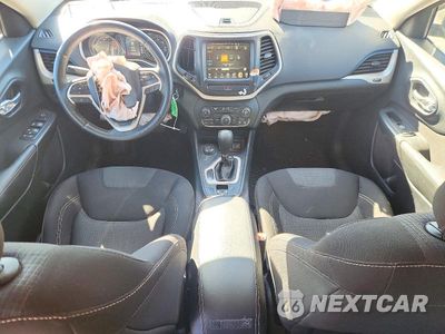 Zdjęcie 8 z 13 samochodu: 2017 JEEP CHEROKEE LATITUDE VIN:1C4PJMCS5HW504729 - miniatura