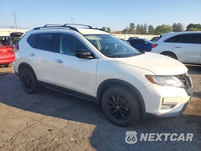 Czwarte zdjęcie samochodu z boku: 2018 NISSAN ROGUE SV VIN:5N1AT2MV1JC749835 - miniatura