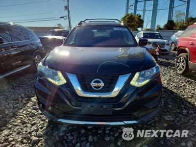 Piąte zdjęcie samochodu w środku: 2017 NISSAN ROGUE SV VIN:5N1AT2MV2HC821216 - miniatura