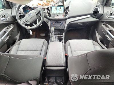 Zdjęcie 8 z 13 samochodu: 2019 FORD ESCAPE SE VIN:1FMCU9GD9KUB91438 - miniatura