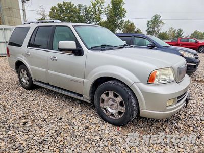 Czwarte zdjęcie samochodu z boku: 2006 LINCOLN NAVIGATOR VIN:5LMFU28536LJ19915 - miniatura