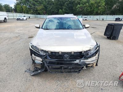 Piąte zdjęcie samochodu w środku: 2018 HONDA ACCORD LX VIN:1HGCV1F18JA093027 - miniatura