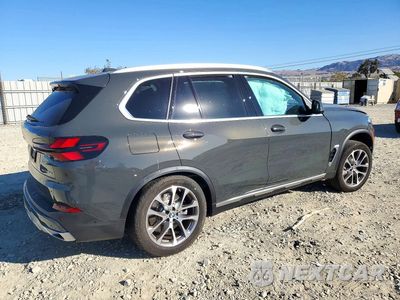 Trzecie zdjęcie samochodu z tyłu: 2026 BMW X5 XDRIVE50E VIN:5UX43EU02T9076382 - miniatura