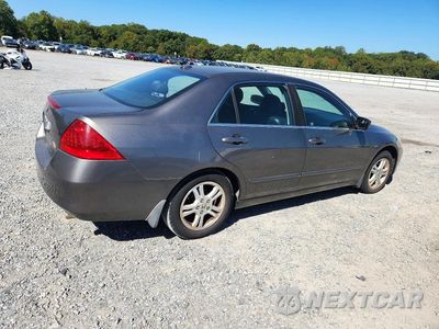 Trzecie zdjęcie samochodu z tyłu: 2006 HONDA ACCORD EX VIN:1HGCM56886A053612 - miniatura