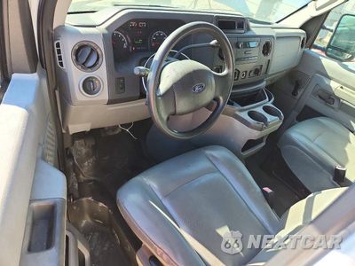 Zdjęcie 8 z 13 samochodu: 2011 FORD E250 DELIVERY VAN VIN:1FTNE2EW9BDB36073 - miniatura
