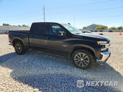 Czwarte zdjęcie samochodu z boku: 2020 CHEVROLET SILVERADO C1500 LT VIN:3GCPWCED1LG205451 - miniatura