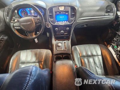 Zdjęcie 8 z 13 samochodu: 2016 CHRYSLER 300 S VIN:2C3CCAGG1GH296458 - miniatura