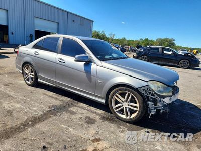 Czwarte zdjęcie samochodu z boku: 2012 MERCEDES-BENZ C 250 VIN:WDDGF4HB6CR202583 - miniatura