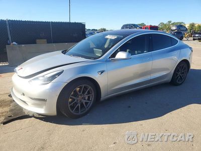2018 TESLA MODEL 3 5YJ3E1EA6JF052080 - główne zdjęcie licytacji z USA - miniatura