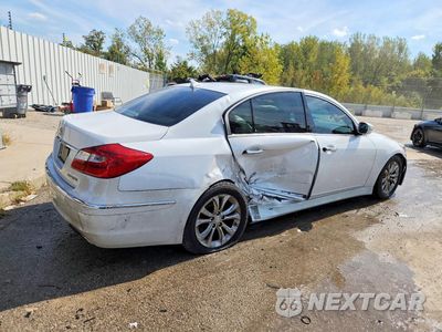 Trzecie zdjęcie samochodu z tyłu: 2013 HYUNDAI GENESIS 3.8L VIN:KMHGC4DD7DU212723 - miniatura
