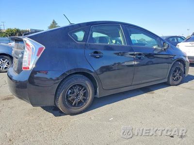 Trzecie zdjęcie samochodu z tyłu: 2013 TOYOTA PRIUS FOUR VIN:JTDKN3DU8D5648204 - miniatura
