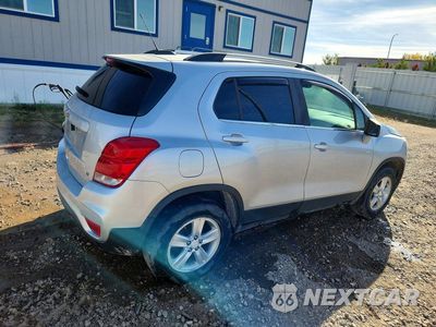 Trzecie zdjęcie samochodu z tyłu: 2020 CHEVROLET TRAX 1LT VIN:3GNCJPSB7LL173384 - miniatura