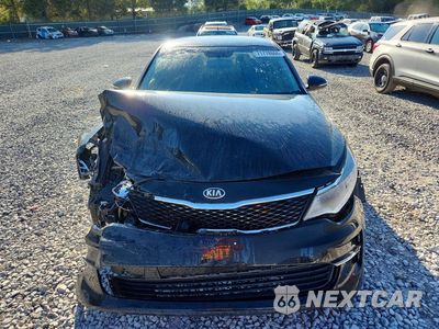 Piąte zdjęcie samochodu w środku: 2017 KIA OPTIMA LX VIN:5XXGT4L39HG155398 - miniatura