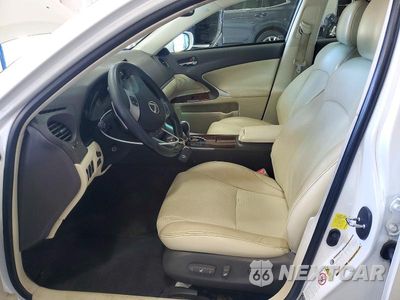 Zdjęcie 7 z 12 samochodu: 2012 LEXUS IS 350 VIN:JTHCE5C2XC5002160 - miniatura