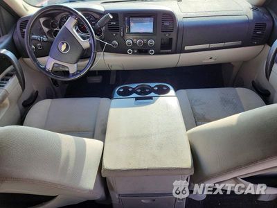 Zdjęcie 8 z 12 samochodu: 2010 CHEVROLET SILVERADO K1500 LT VIN:3GCRKSE39AG246624 - miniatura