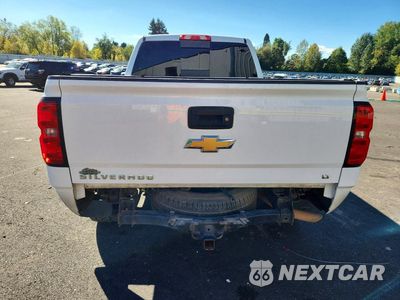 Zdjęcie 6 z 12 samochodu: 2017 CHEVROLET SILVERADO K1500 LT VIN:3GCUKREC8HG255361 - miniatura