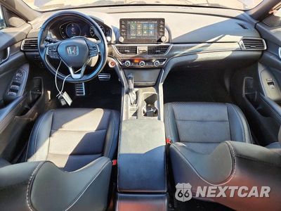 Zdjęcie 8 z 12 samochodu: 2018 HONDA ACCORD SPORT VIN:1HGCV1F3XJA240725 - miniatura