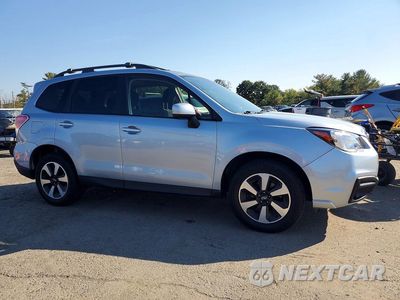 Czwarte zdjęcie samochodu z boku: 2017 SUBARU FORESTER 2.5I PREMIUM VIN:JF2SJAEC0HH578130 - miniatura
