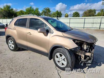 Czwarte zdjęcie samochodu z boku: 2018 CHEVROLET TRAX 1LT VIN:3GNCJLSB6JL188075 - miniatura