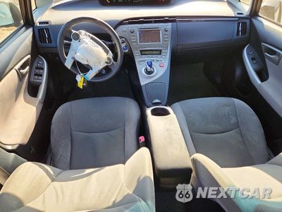 Zdjęcie 8 z 12 samochodu: 2012 TOYOTA PRIUS TWO VIN:JTDKN3DU1C1529416 - miniatura