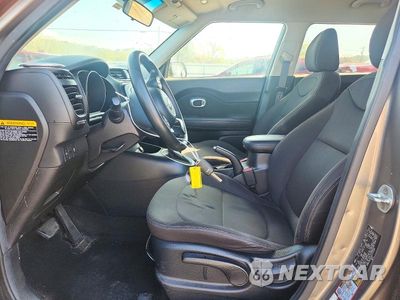 Zdjęcie 7 z 14 samochodu: 2016 KIA SOUL BASE VIN:KNDJN2A2XG7372335 - miniatura