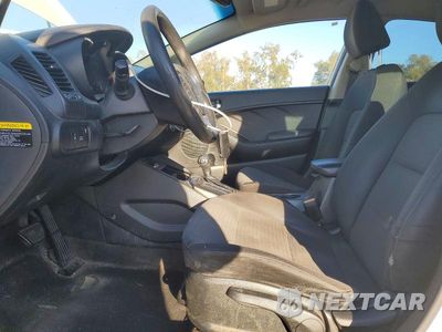 Zdjęcie 7 z 12 samochodu: 2015 KIA FORTE LX VIN:KNAFX4A64F5421518 - miniatura