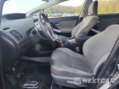 Zdjęcie 7 z 12 samochodu: 2015 TOYOTA PRIUS THREE VIN:JTDKN3DU3F1929336 - miniatura