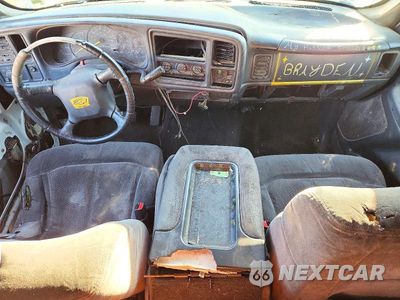 Zdjęcie 8 z 12 samochodu: 2001 CHEVROLET SILVERADO C1500 VIN:2GCEC19T511199696 - miniatura