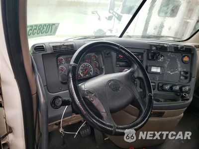Zdjęcie 8 z 12 samochodu: 2018 FREIGHTLINER CASCADIA 125 SEMI TRUCK VIN:3AKJGEFG8JSJW4725 - miniatura