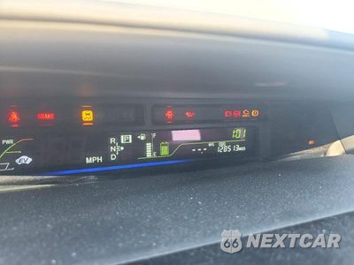 Zdjęcie 9 z 12 samochodu: 2013 TOYOTA PRIUS V TWO VIN:JTDZN3EU9D3289485 - miniatura