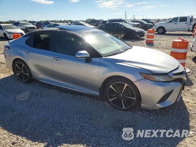 Czwarte zdjęcie samochodu z boku: 2018 TOYOTA CAMRY XSE VIN:4T1B61HKXJU115343 - miniatura