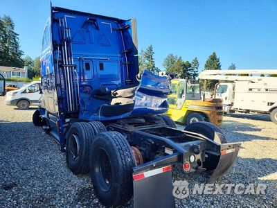 Drugie zdjęcie samochodu z przodu: 2014 FREIGHTLINER CASCADIA SEMI TRUCK VIN:3AKJGLD56ESFS4542 - miniatura