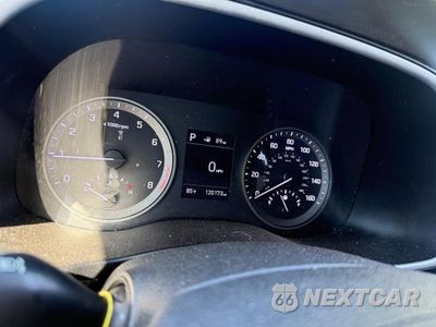 Zdjęcie 8 z 10 samochodu: 2020 HYUNDAI TUCSON SE VIN:KM8J2CA44LU131510 - miniatura
