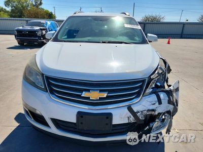 Piąte zdjęcie samochodu w środku: 2017 CHEVROLET TRAVERSE LT VIN:1GNKRGKD4HJ169233 - miniatura