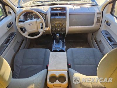 Zdjęcie 8 z 13 samochodu: 2010 FORD ESCAPE XLS VIN:1FMCU9C71AKB96059 - miniatura