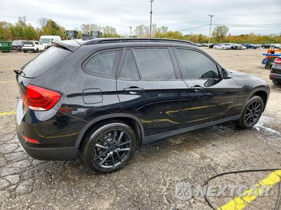 Trzecie zdjęcie samochodu z tyłu: 2013 BMW X1 XDRIVE28I VIN:WBAVL1C57DVR85588 - miniatura
