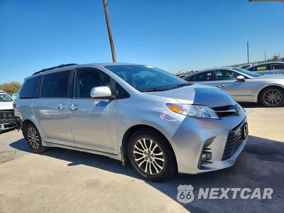 Czwarte zdjęcie samochodu z boku: 2019 TOYOTA SIENNA XLE 8-PASSENGER VIN:5TDYZ3DC8KS985095 - miniatura