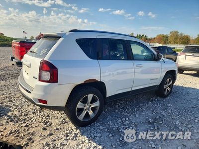 Trzecie zdjęcie samochodu z tyłu: 2016 JEEP COMPASS LATITUDE VIN:1C4NJDEB0GD707204 - miniatura