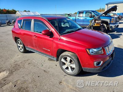 Czwarte zdjęcie samochodu z boku: 2017 JEEP COMPASS LATITUDE VIN:1C4NJDEBXHD194075 - miniatura