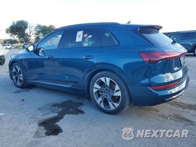 Drugie zdjęcie samochodu z przodu: 2021 AUDI E-TRON PREMIUM VIN:WA1AAAGE8MB027119 - miniatura