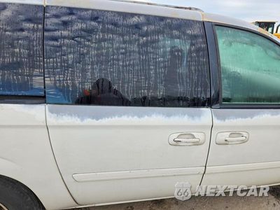 Zdjęcie 11 z 13 samochodu: 2005 DODGE GRAND CARAVAN SXT VIN:2D4GP44L35R382661 - miniatura