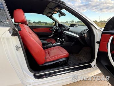 Piąte zdjęcie samochodu w środku: 2012 BMW 135 I VIN:WBAUN7C57CVM26582 - miniatura