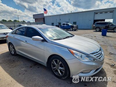 Czwarte zdjęcie samochodu z boku: 2013 HYUNDAI SONATA LIMITED VIN:5NPEC4AC6DH529636 - miniatura