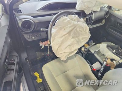 Zdjęcie 8 z 12 samochodu: 2018 TOYOTA PRIUS C ONE VIN:JTDKDTB36J1600376 - miniatura