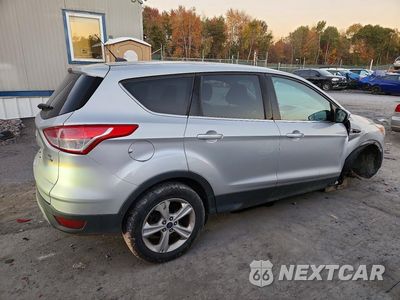 Trzecie zdjęcie samochodu z tyłu: 2016 FORD ESCAPE SE VIN:1FMCU9GX4GUA13423 - miniatura