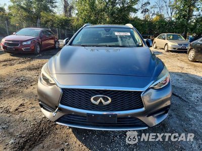 Piąte zdjęcie samochodu w środku: 2018 INFINITI QX30 ESSENTIAL VIN:SJKCH5CP8JA005306 - miniatura